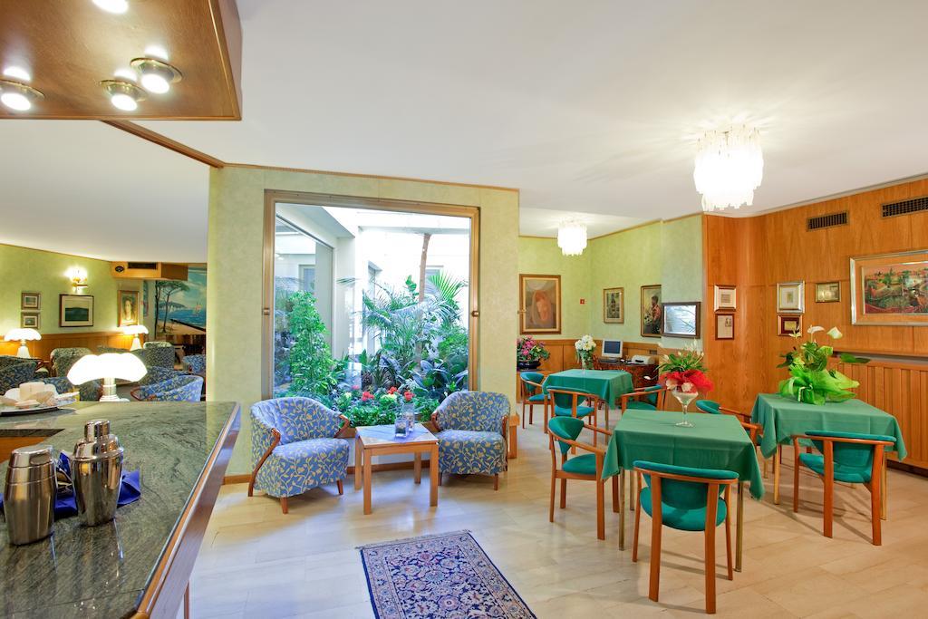Cav Approdo Aparthotel Castiglione della Pescaia Exterior photo